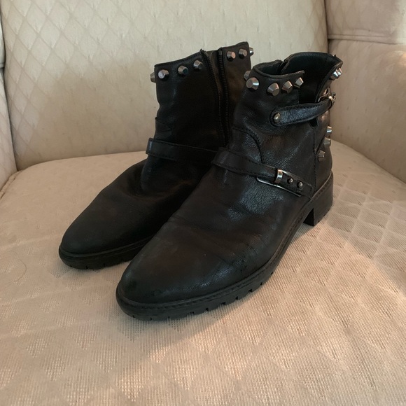 Stuart Weitzman Go West bootie - Picture 2 of 7